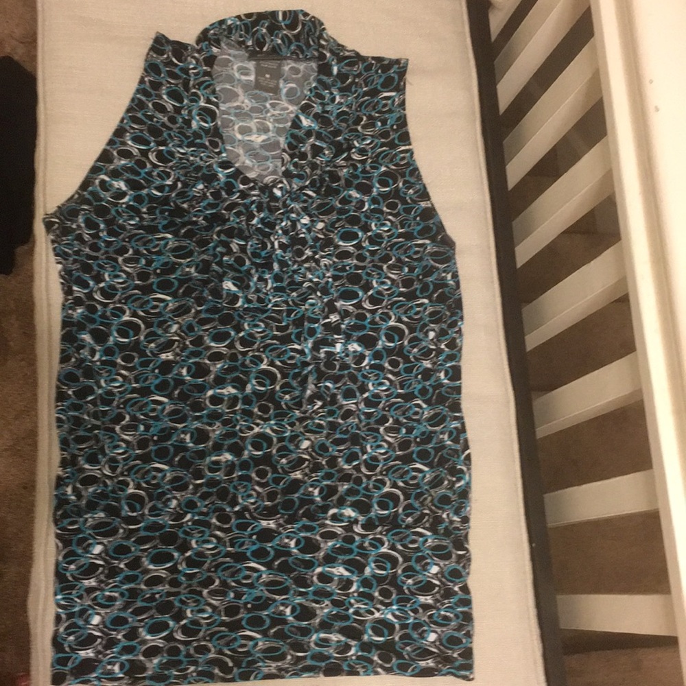 🚨Last CHANCE must go) sleeveless shirt